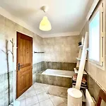 Charmante Maison Avec Piscine Au Coeur Des Vignes * Saint-Philippe-dʼAiguille
