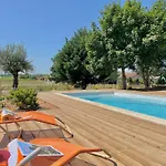 Сasa de vacaciones Charmante Maison Avec Piscine Au Coeur Des Vignes Saint-Philippe-dʼAiguille