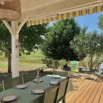 Сasa de vacaciones Charmante Maison Avec Piscine Au Coeur Des Vignes Saint-Philippe-dʼAiguille