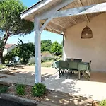 Сasa de vacaciones Charmante Maison Avec Piscine Au Coeur Des Vignes
