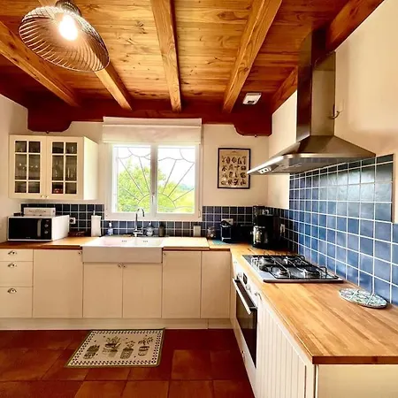 Prázdninový dům Charmante Maison Avec Piscine Au Coeur Des Vignes Saint-Philippe-dʼAiguille