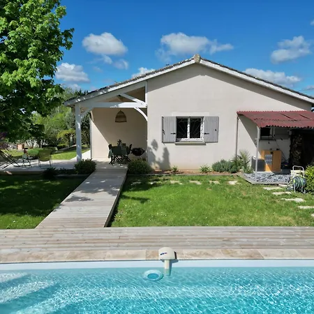 Prázdninový dům Charmante Maison Avec Piscine Au Coeur Des Vignes