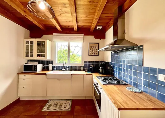 펜션 Charmante Maison Avec Piscine Au Coeur Des Vignes Saint-Philippe-dʼAiguille