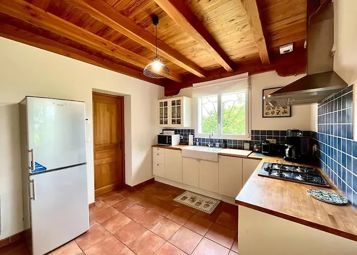 Charmante Maison Avec Piscine Au Coeur Des Vignes 펜션