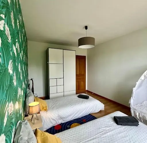 펜션 Charmante Maison Avec Piscine Au Coeur Des Vignes *